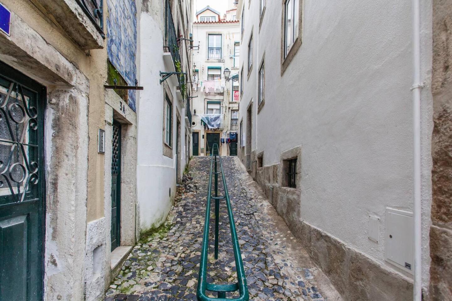 Whome Hidden Gem In Alfama Perfect To Explore Lissabon Exterior foto